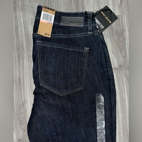 NWT DKNY -CURVY FIT MERCER SLIM BOOT JEANS - Picture 5 of 7